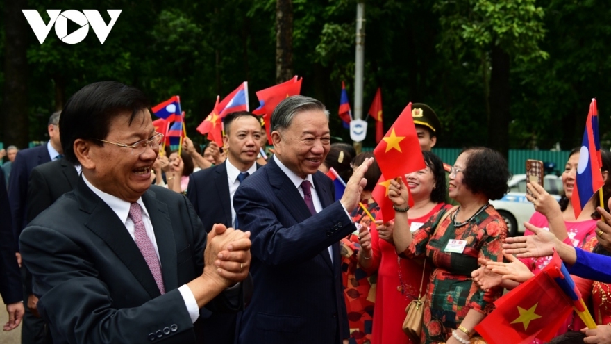 Lao leader Thongloun Sisoulith’s Vietnam visit in the spotlight